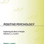 کتاب روانشناسی مثبت گرا: جستجوی بهترین ها در مردم (2008)