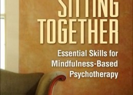 کتاب لاتین مهارت های ضروری روان درمانی مبتنی بر ذهن آگاهی؛ نشستن در کنار یکدیگر